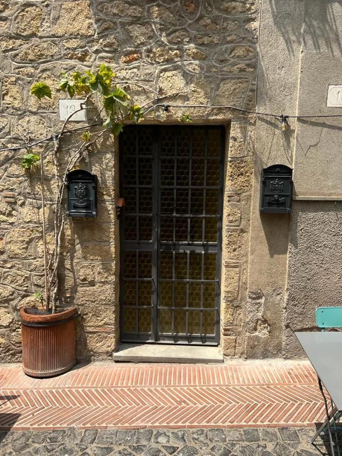 All'Ombra Del Museo Tarquinia Bagian luar foto